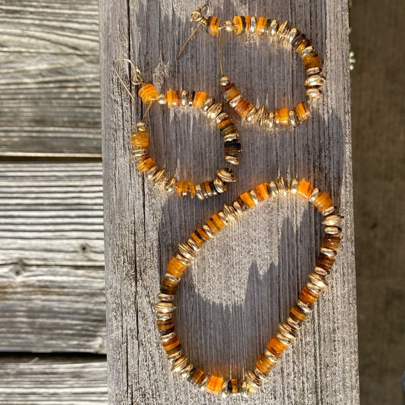 🐯HOST PICK🐯Amber and Gold Beaded Jewelry Set - Picture 1 of 3